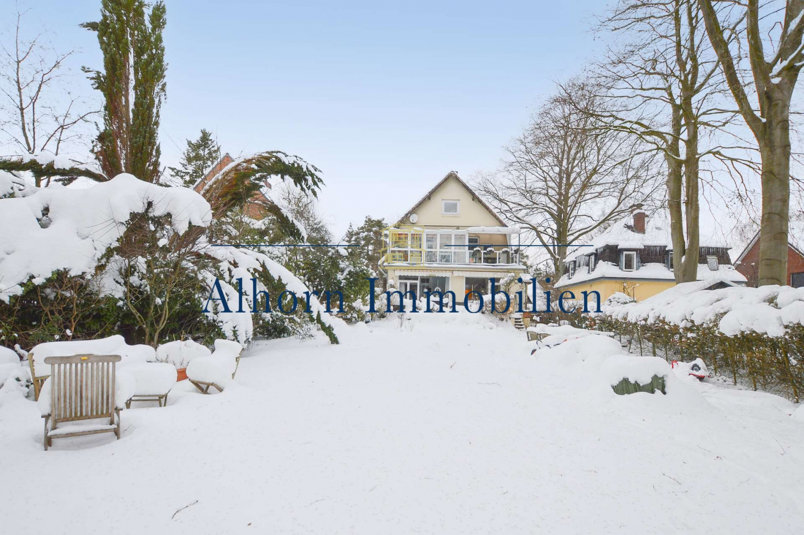 Rückfront mit Garten