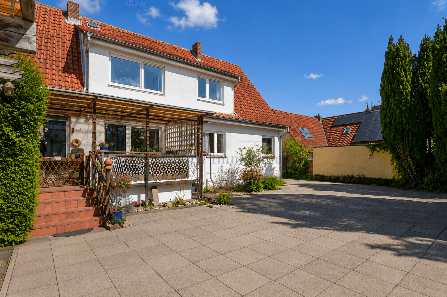 Rückseite mit Veranda