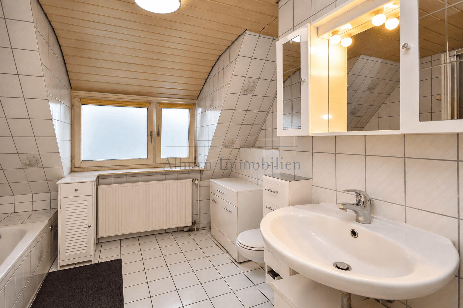 Badezimmer im OG